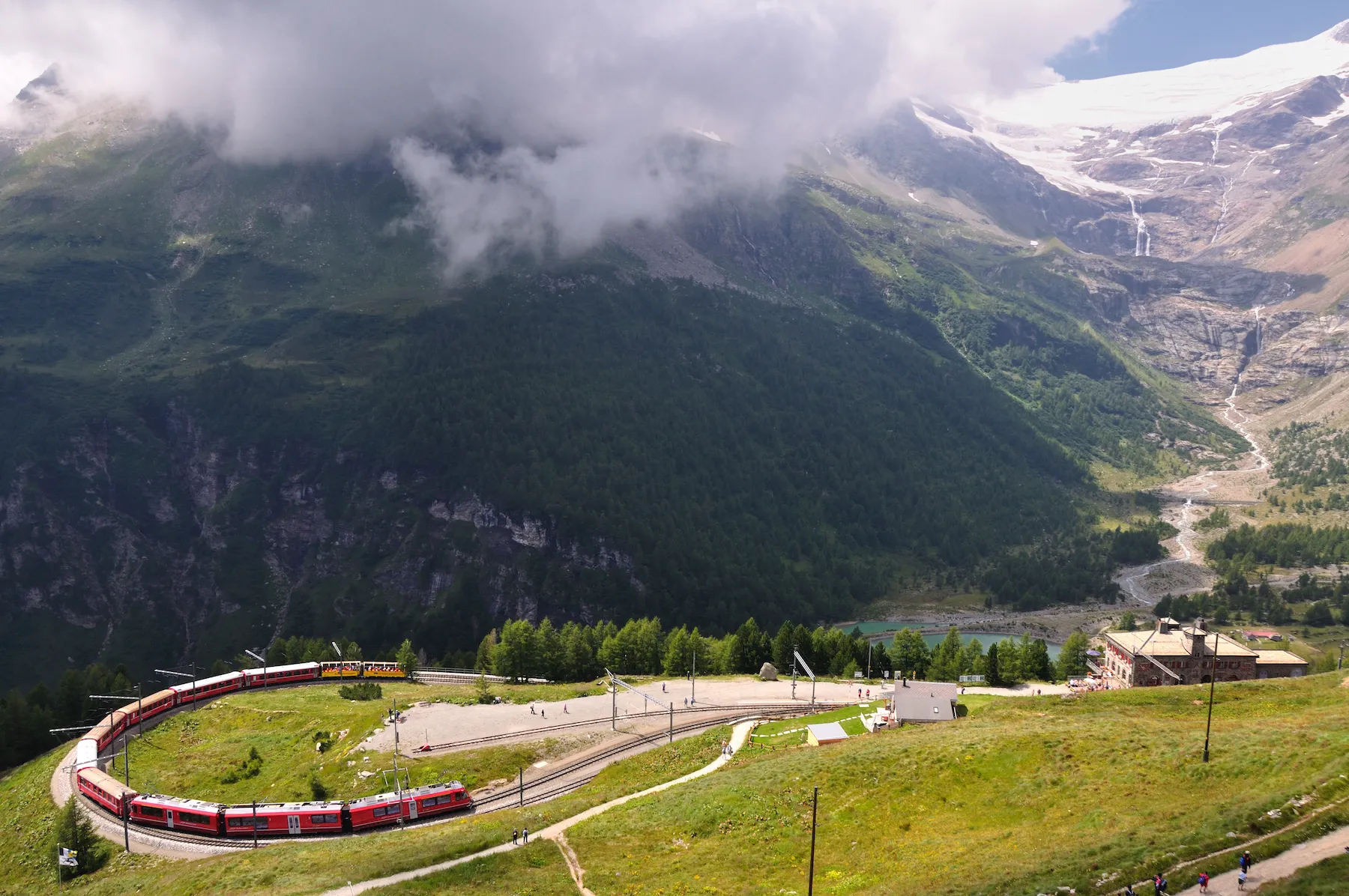 Alp Grum: Il Teatro Geografico più Spettacolare delle Alpi
